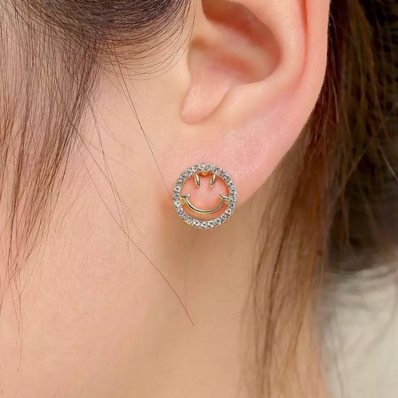 18k Gold Smiley Face Cubic Zirconia Earrings - Picture 3 of 3